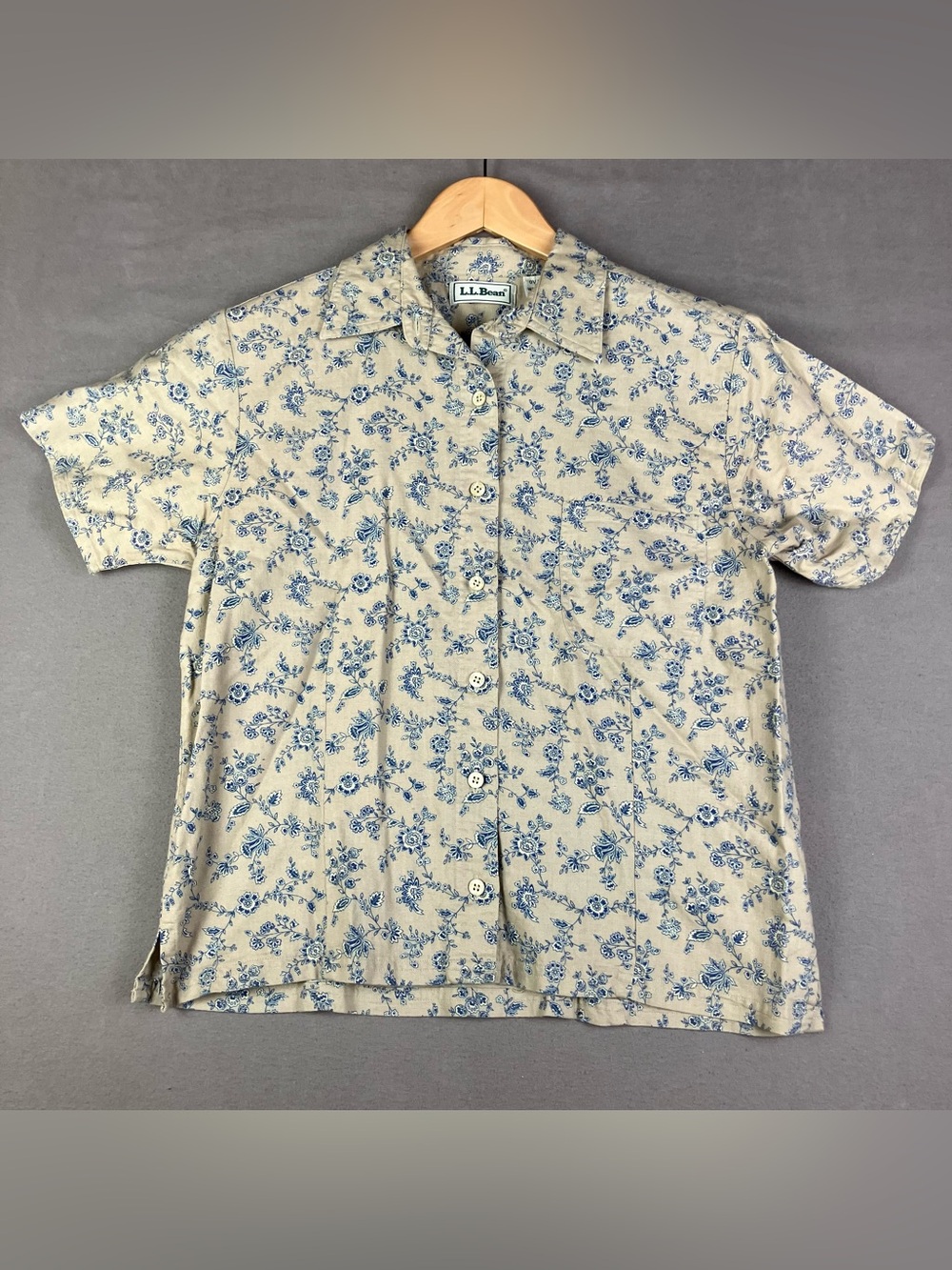 VTG L.L. Bean Women’s Size S Linen Blend Short Sleeve Button Up Blouse Floal. In